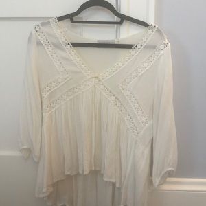 White 3/4 sleeve shirt